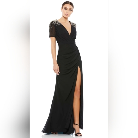 Ieena‎ for Mac Duggal, Sequined Embellished Shoulder Evening Gown, Black, Size 4 - Picture 1 of 12